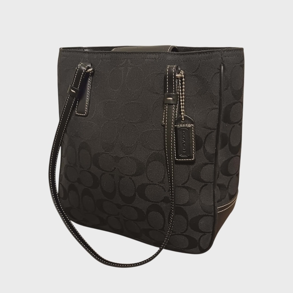 Coach Handbags - Coach Lunch Tote